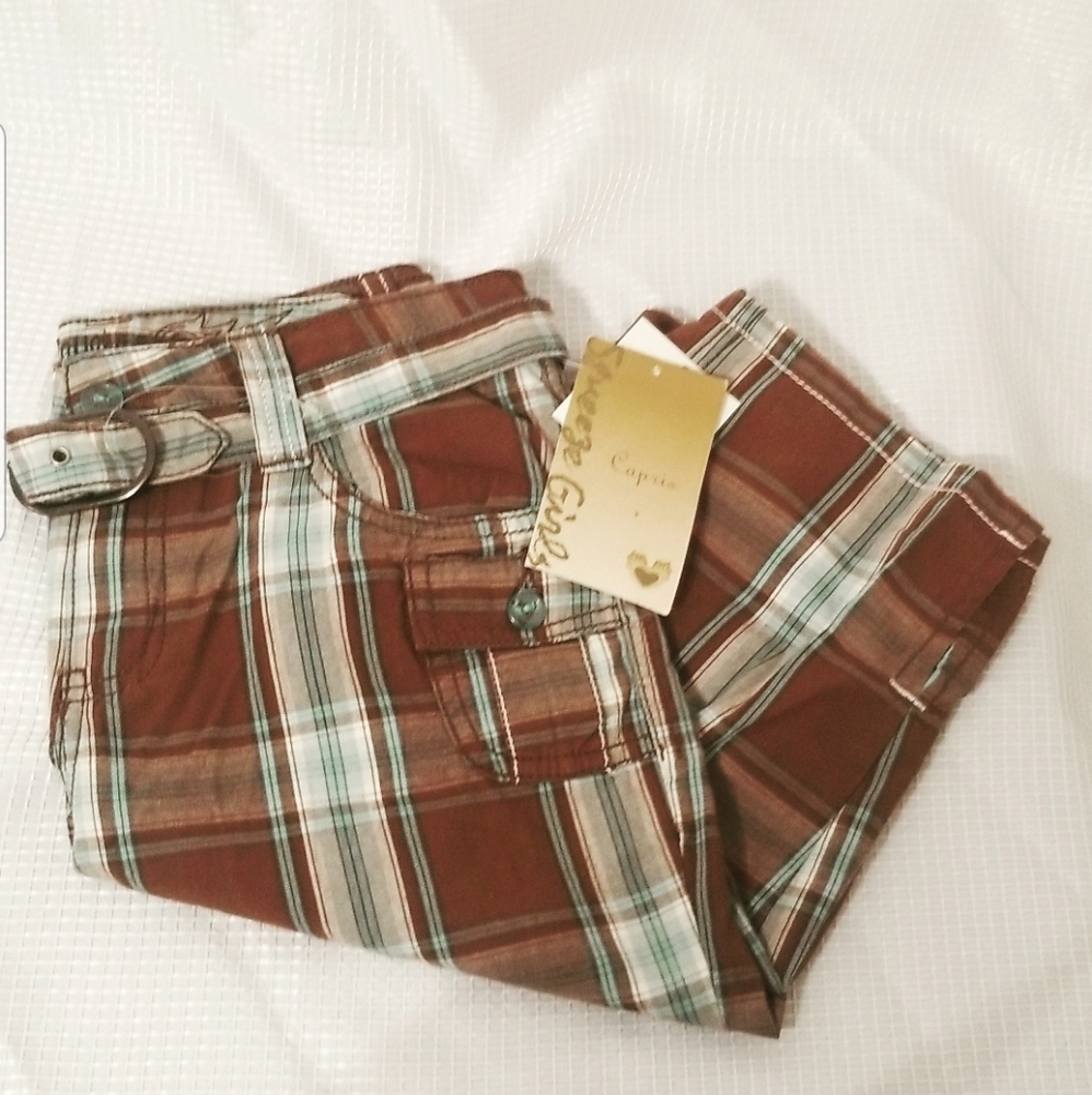 Squeeze Girl Plaid capris with belt
